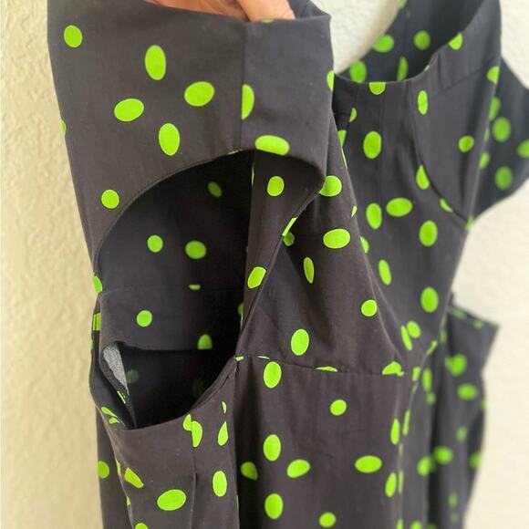 NWOT TOPSHOP Women's Cut Out Spot Pinny Dress In Green & Black - Sz 10 - Picture 9 of 11